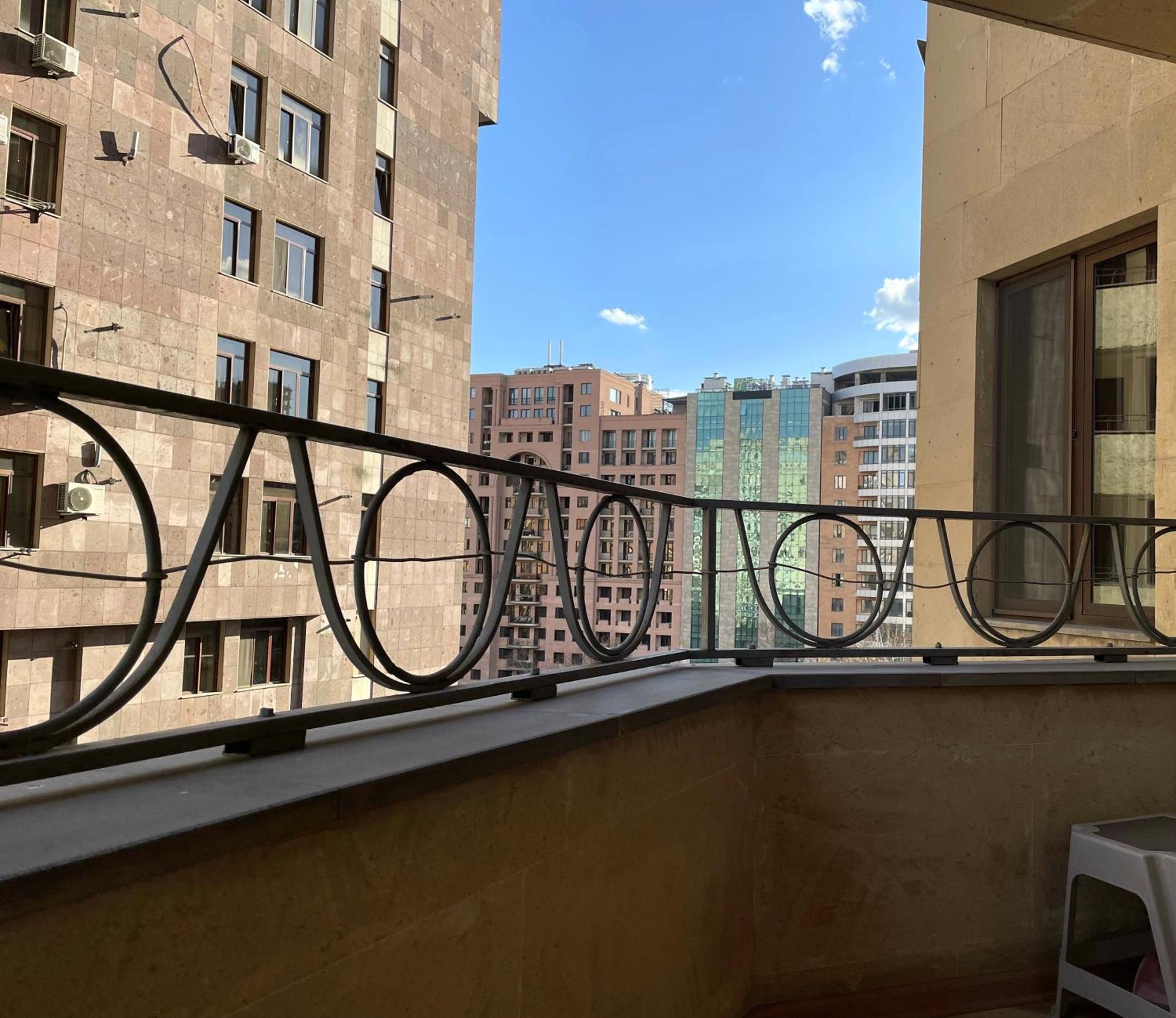 Arami Apartment Yerevan Bagian luar foto